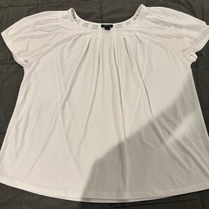 Halogen white flowy top size large.